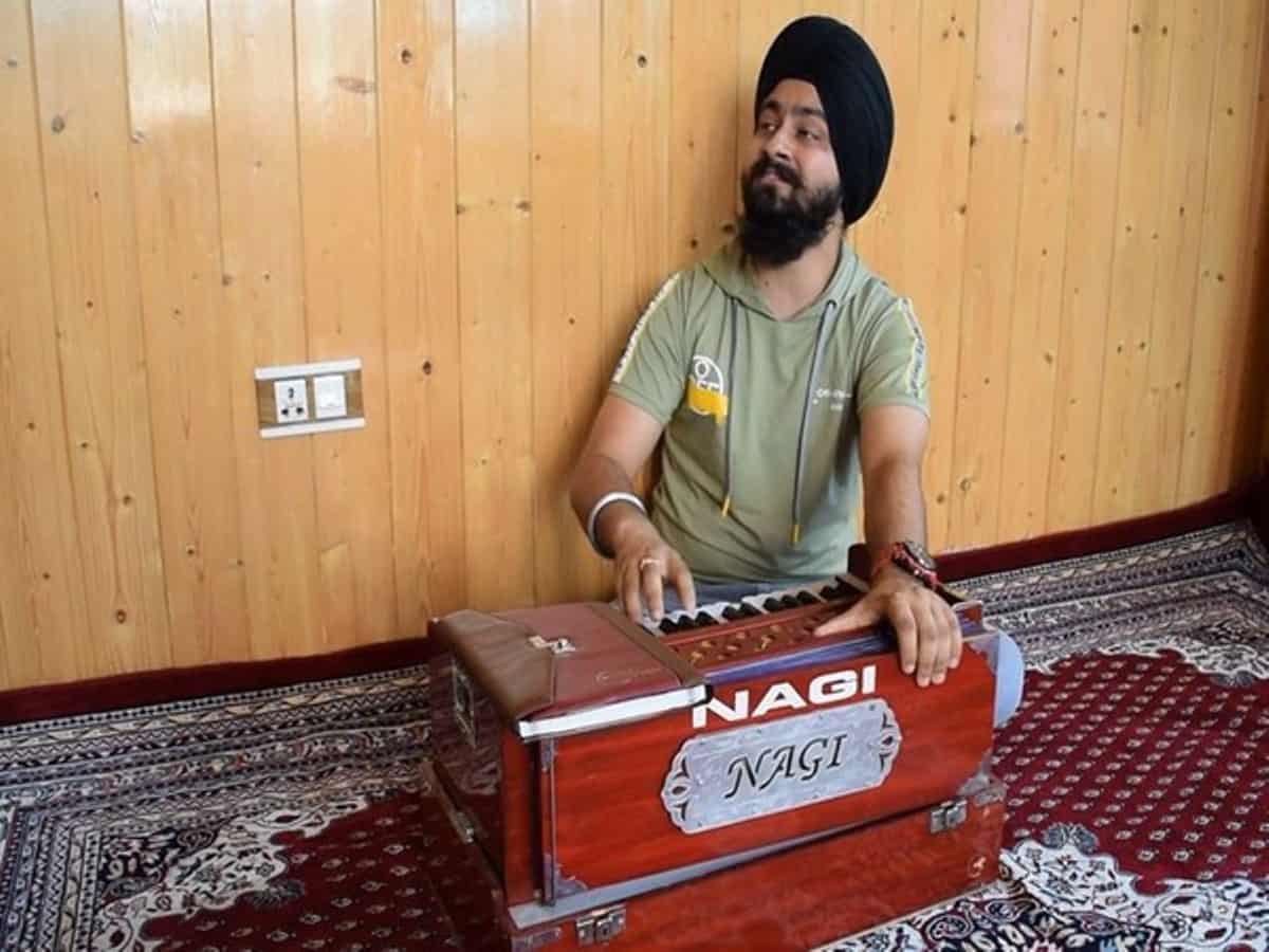 Kashmiri music