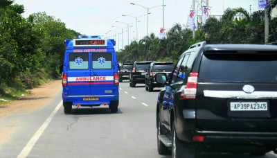 Andhra CM gives way to ambulance stuck behind convoy