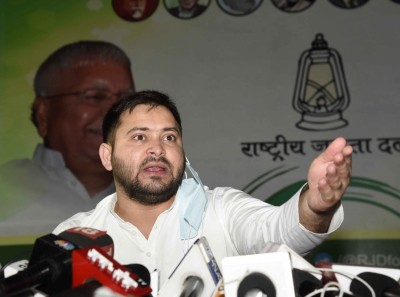 Bihar: Tejashwi slams Nitish on 'super flop' virtual rally