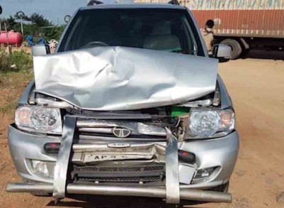 Chandrababu unhurt as 2 convoy vehicles involved in accident