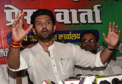 Chirag 'upset' with Manjhi's inclusion in NDA