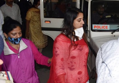Drugs case: CCB takes Ragini, Sanjjanaa for forensic tests