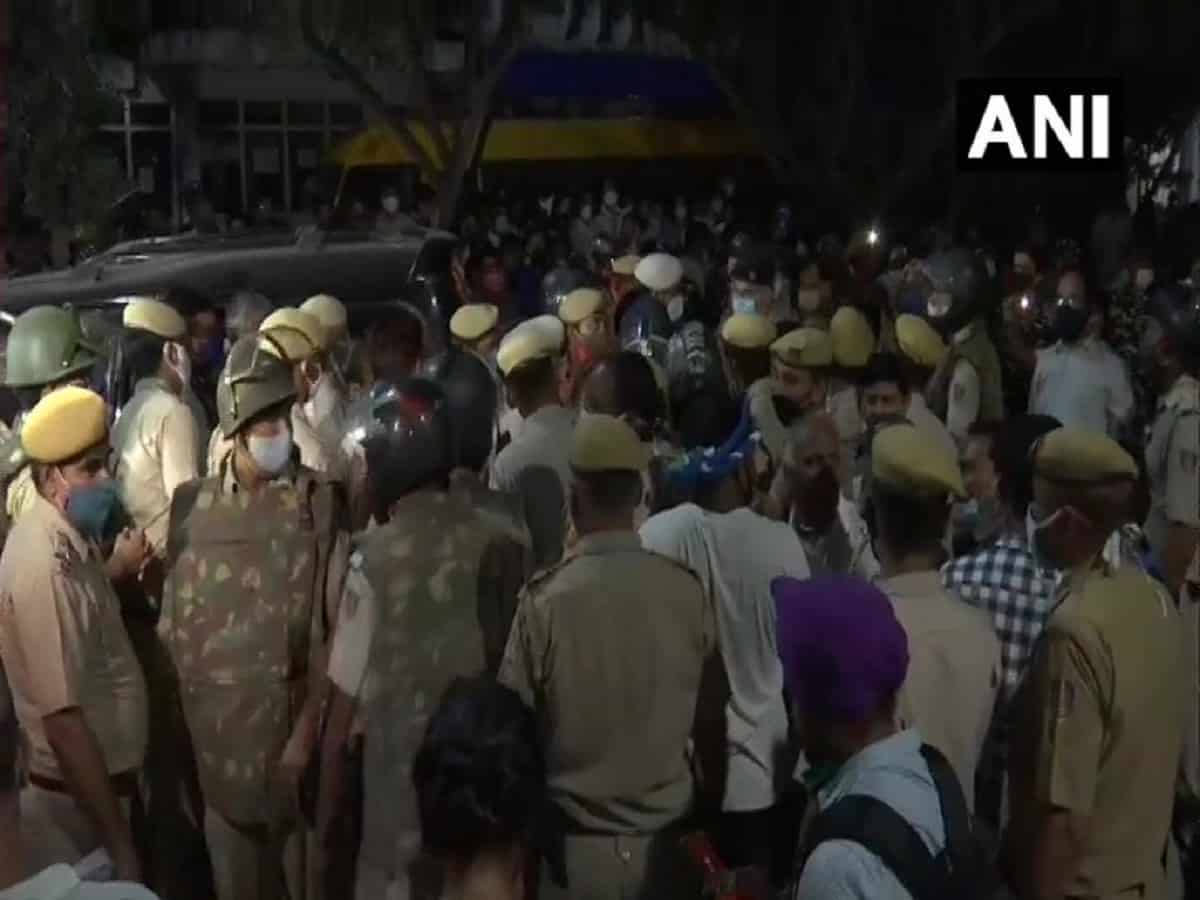 Protests outside Delhi hospital