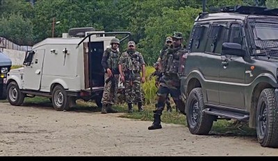 Encounter on between terrorists, security forces in Kashmir's Budgam