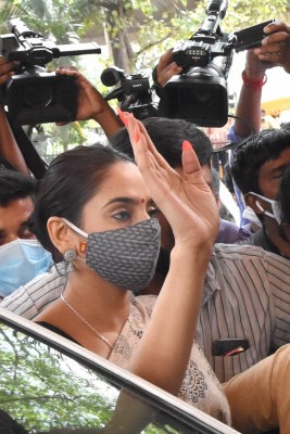 Kannada film actress Ragini arrested in B'luru drugs case