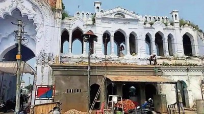 Lucknow's iconic Chhota Imambara's facade 'scarred' by police