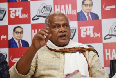 Manjhi to join NDA, angles for 10 assembly seats