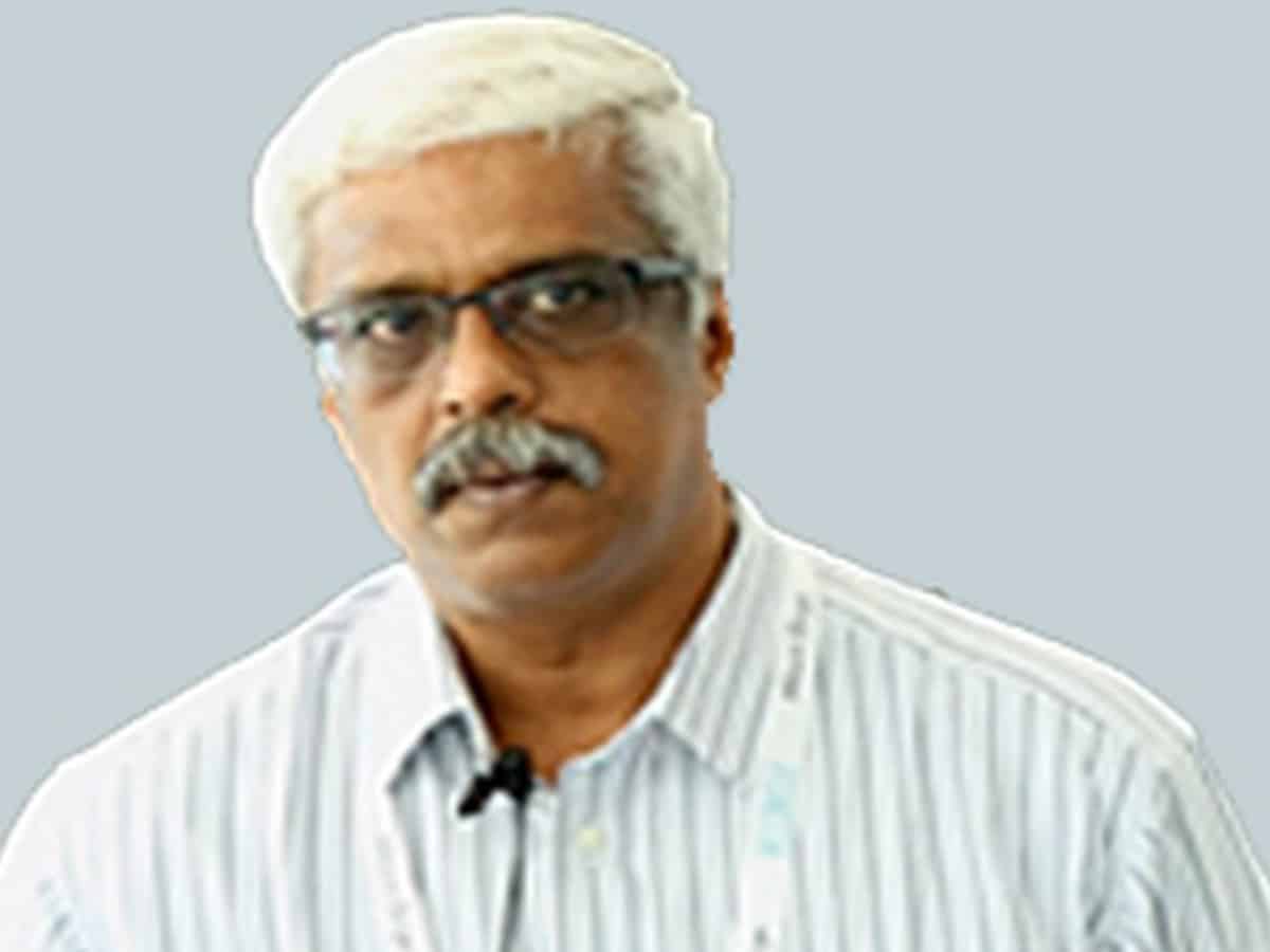 NIA questions bureaucrat Sivasankar in Kerala gold smuggling case