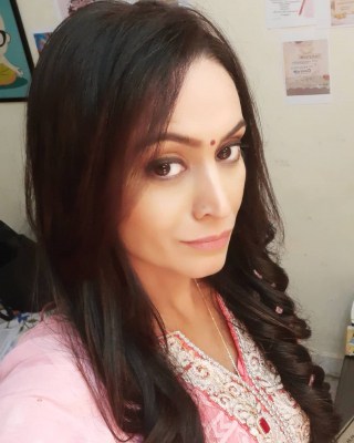 'Naagin 5' actress Shivani Gosain won't play 'moving property in a crowd'