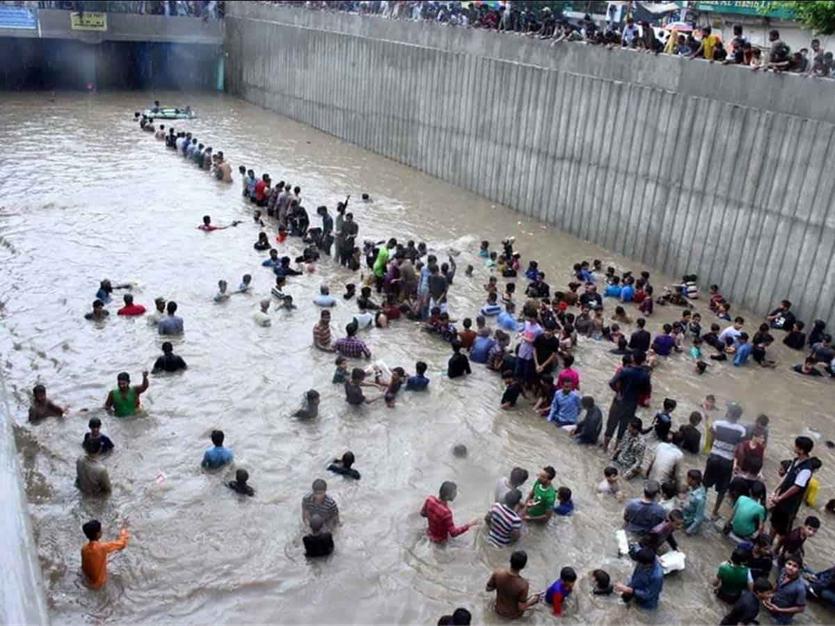 Incessant rains create flood-like situation in Pak rivers