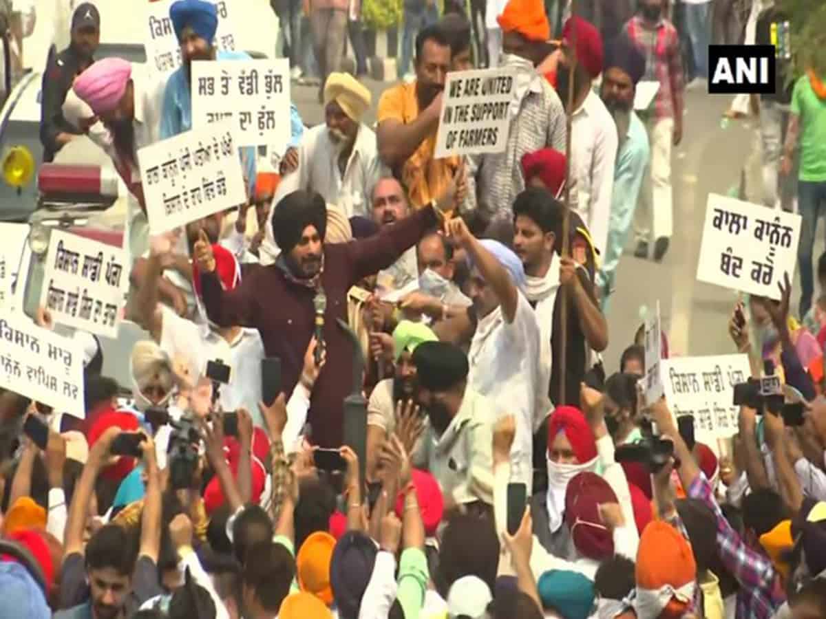 Navjot Singh Sindhu joins farmer protest in Amritsar