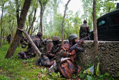 Pak again violates ceasefire on LoC in J&K's Poonch district (Ld)