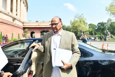 They love some people: Sharad Pawar on I-T notices (Ld)