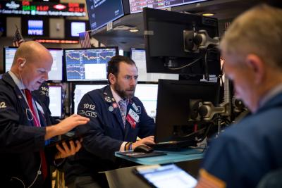 US stocks close higher on hope of new fiscal stimulus