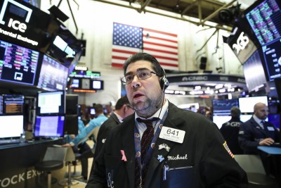 US stocks rise amid tech rebound