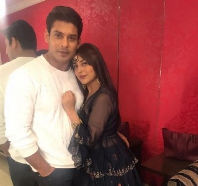 Bigg Boss 14: Sidharth Shukla revives SidNaaz trend after 'girlfriend at home' quip