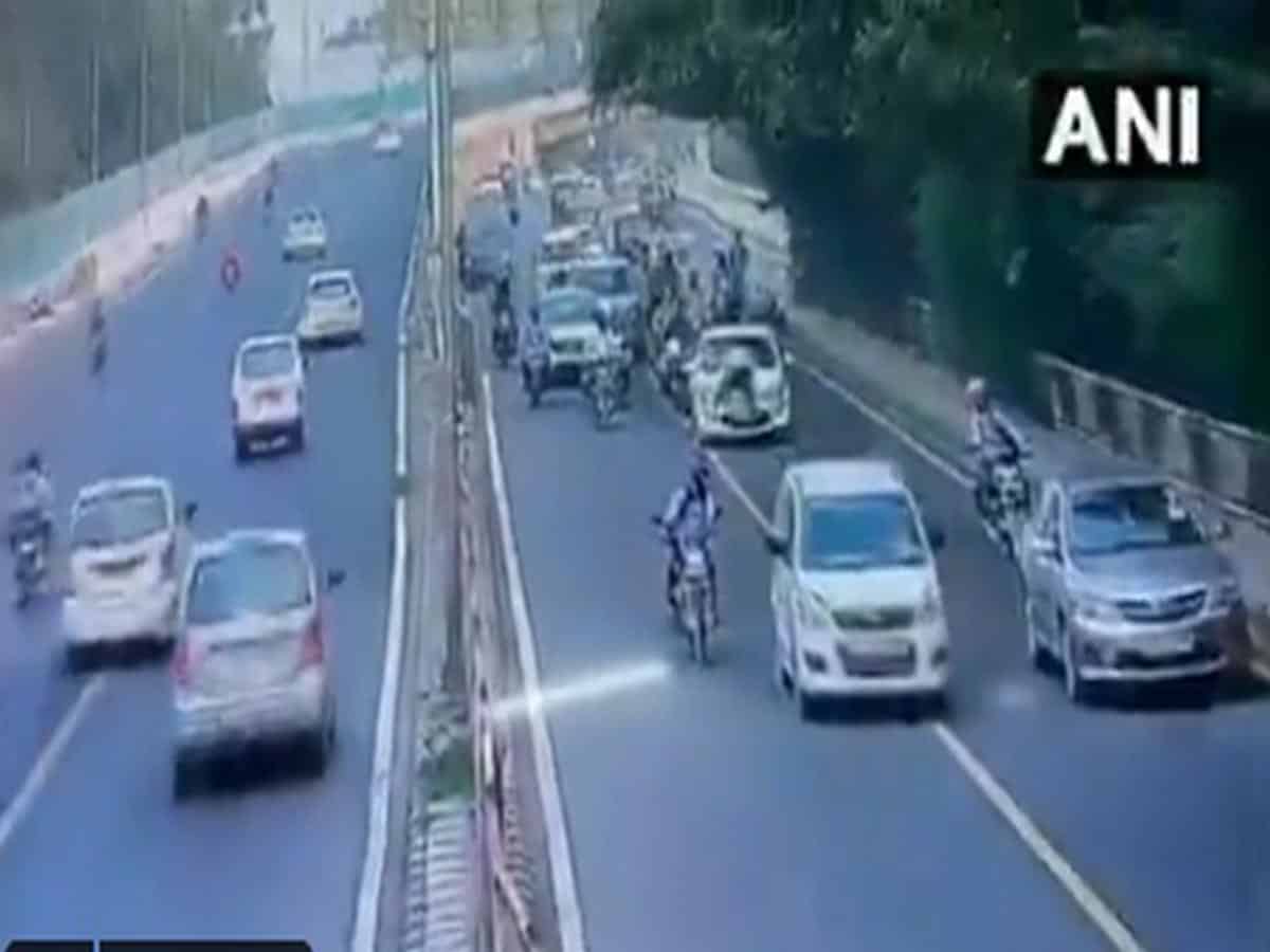 FIR against Delhi man who dragged traffic cop on car bonnet