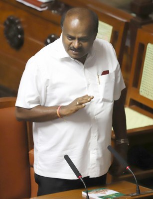 Congress knows nothing about coalition dharma: Kumarswamy