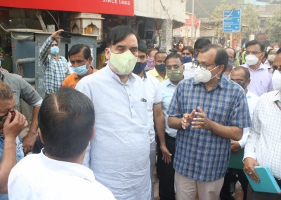 Delhi govt warns PWD, MCDs of action for pollution