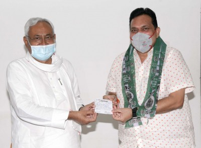Denied ticket, Bihar BJP leader's 'ghar wapsi' to JD-U
