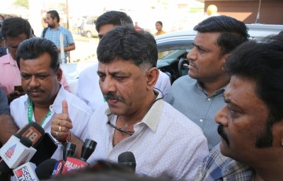 Don't vote those who sold your mandate: Shivakumar