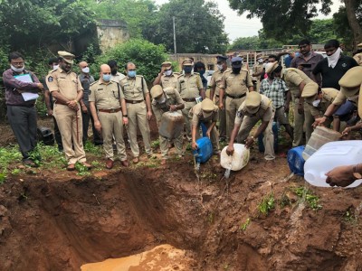 Fwd: Andhra's East Godavari police destroy Rs 59 lakh worth bootlegged arrack