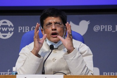 Goyal holds talks with auto industry players, aims for 20% modal share by 2021-22