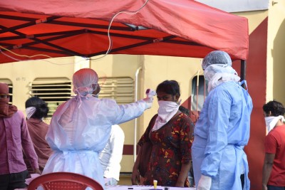 Gujarat sees 992 more coronavirus cases, five deaths