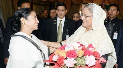 Hasina sends gifts to Mamata for Durga Puja
