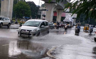 Heavy rains pound Hyderabad, suburbs; cause traffic snarls