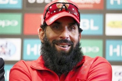 Misbah steps down as Pakistan's chief selector