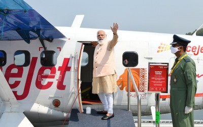 Modi inaugurates seaplane service, boards first flight to Sabarmati (Ld)