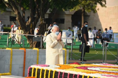 PM, Prez pay tributes to Mahatma Gandhi on his 151 birth anniversary