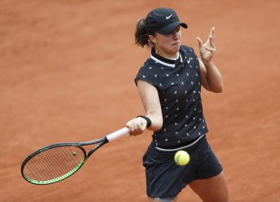 Polish teen Swiatek beats Kenin 6-4, 6-1, wins French Open
