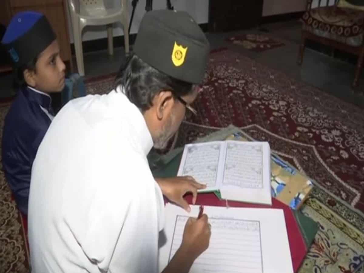 Hyderabad cab driver produces Quran in calligraphy in six months