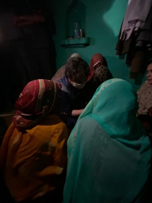 Rahul, Priyanka meet Hathras victim's family