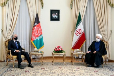 Rouhani meets Abdullah, pledges support for Afghan peace