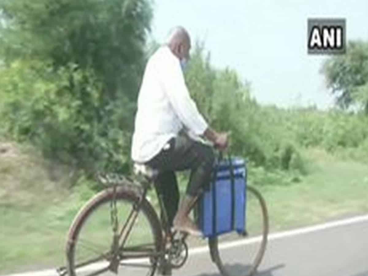 Amid COVID, 87-year-old doctors reaches village on a bicycle