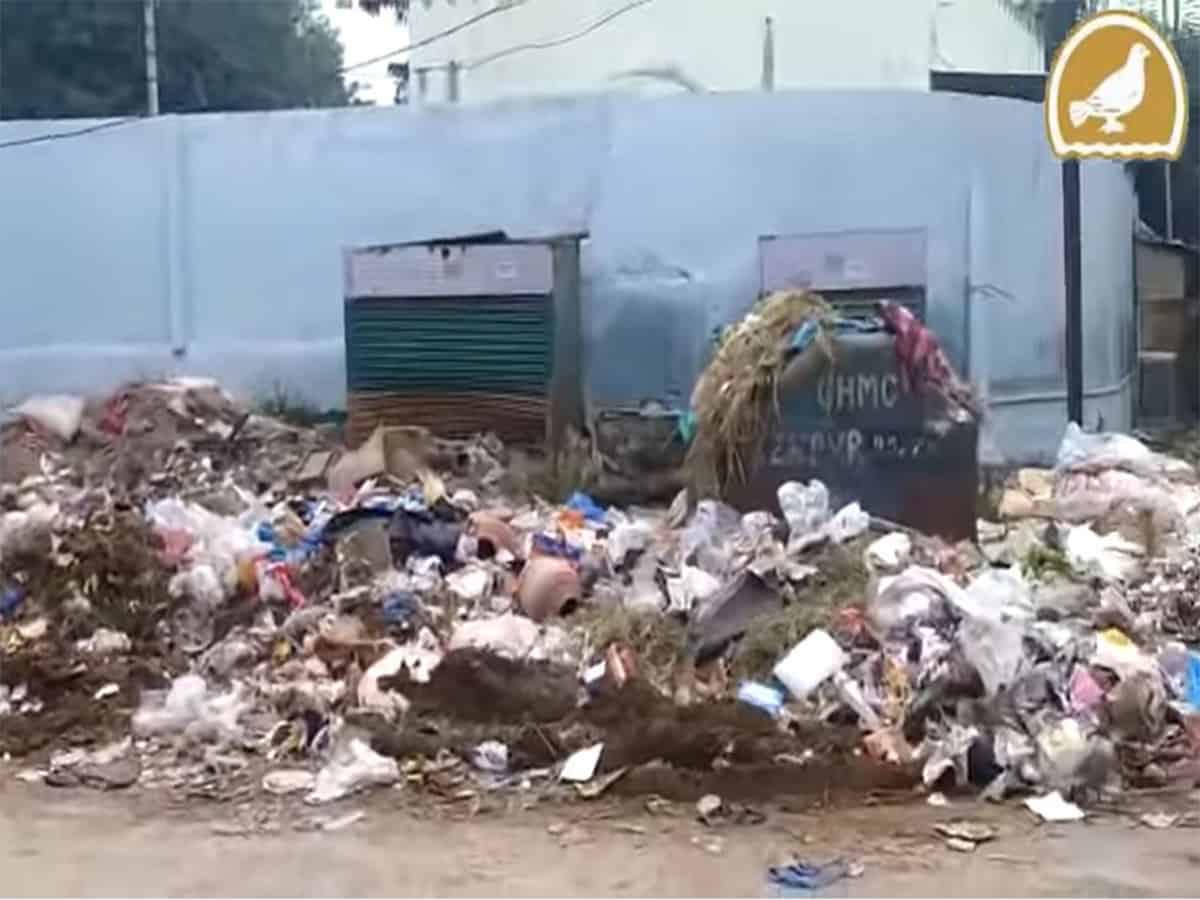 Piles of garbage left unattended on roads; adds to commuters' woes