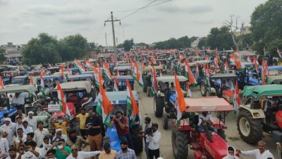 Odisha Congress holds tractor rally against farm laws