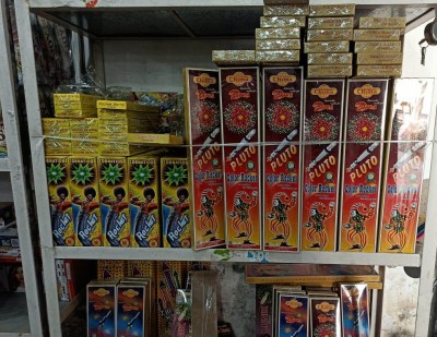 Four arrested for selling firecrackers in Gurugram