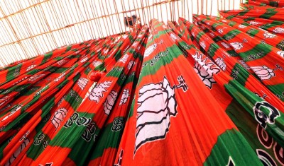 1st trend in MP bypoll shows BJP ahead in 9, Cong 2 seats