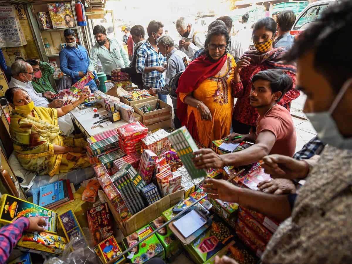 Firecrackers at market despite ban