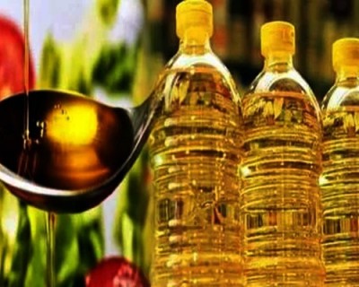 After potato & onion, edible oil burns hole in pockets