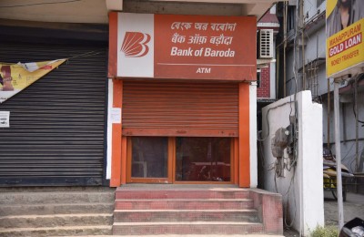 Bank of Baroda withdraws charges on deposits and withdrawals (Ld)