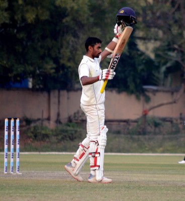 Bengal captain Easwaran tests positive