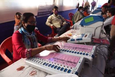 Bihar Phase II: 8.02% polling in two hours (2nd Ld)