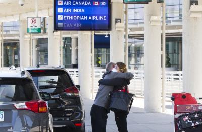 Canada extends int'l travel restrictions