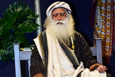 Covid vaccine be given first to vulnerable sections: Sadhguru