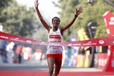 Delhi Half Marathon: Walelegn, Yehualaw set course records